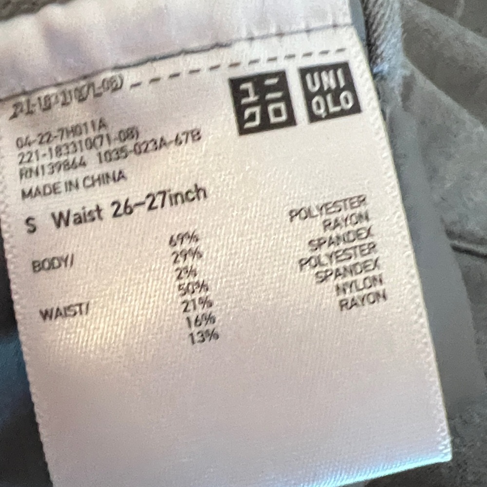 Two pairs of Uniqlo Women's Elegant Dark and Light Grey Trousers - Picture 6 of 6